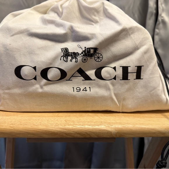 Elvis Presley Black Double Dinky Coach bag - Picture 2 of 15